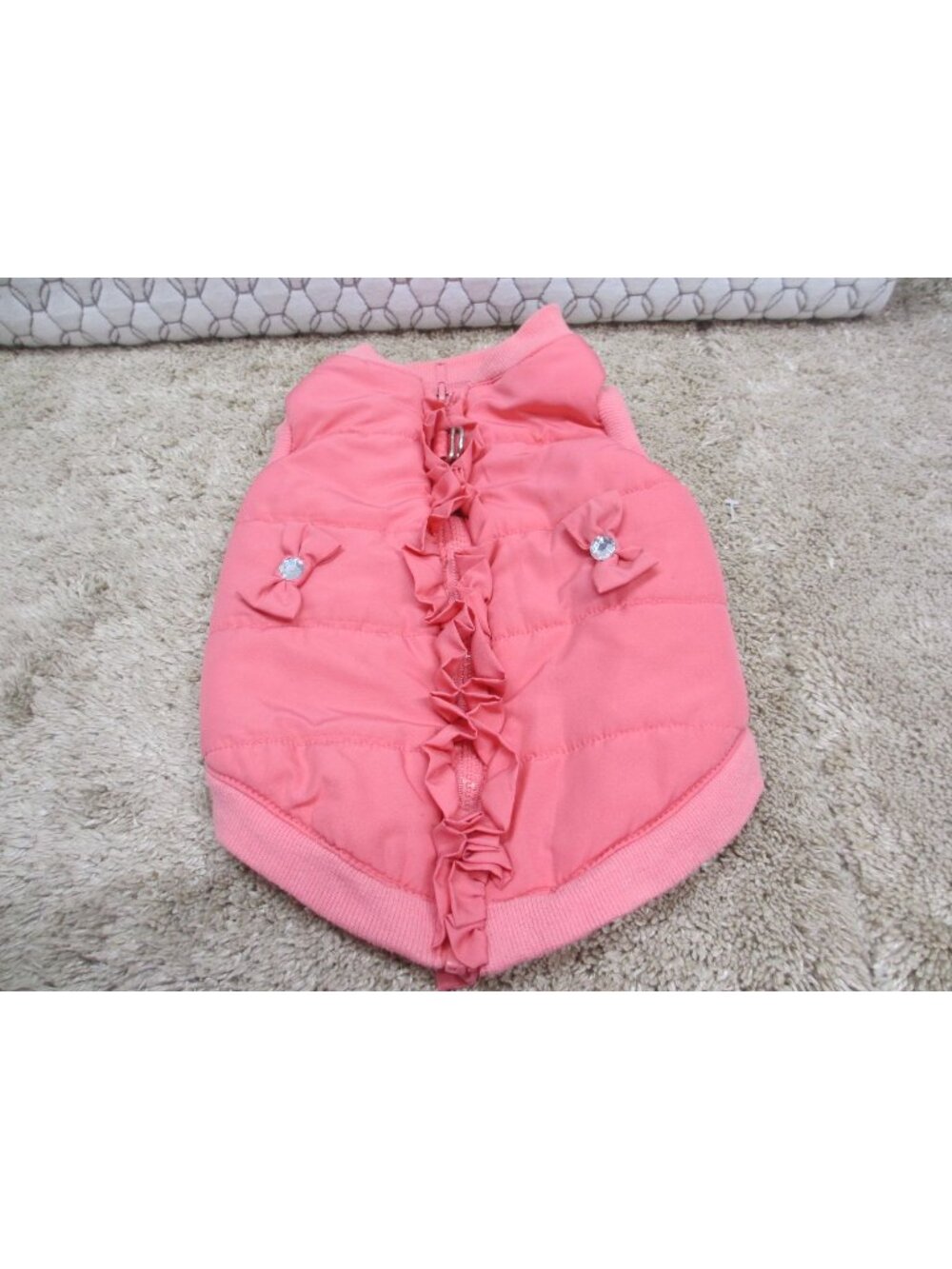 SMOOCHIE POOCH BY PETCO PINK RUFFLE AND RHINESTONE DOG SWEATER PRE-OWNED MEDIUM